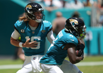 Tank Dell vs. Christian Kirk: Who to Start for Your Fantasy Football Lineup?