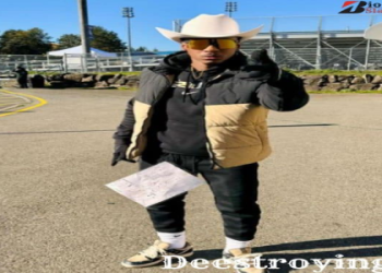 Donald De La Haye: The Rise of YouTube Star Deestroying