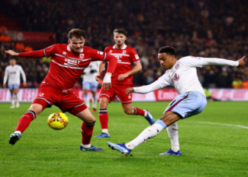 Leeds vs Peterborough Prediction: Get the Inside Scoop and Make Your Best Bet!