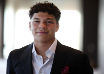 Thinking how old is Ben Shelton? Get his latest age information and career highlights.